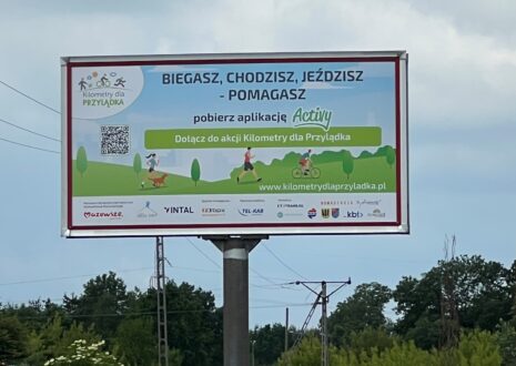 Billboard promujący akcję Kilometry dla Przylądka 2025.